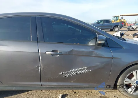 2014 Ford Focus Se z USA, uszkodzony, nr VIN 1FADP3K26EL432519